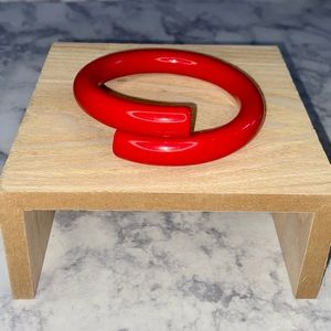 Vintage mod 60’s lucite bangle bracelet